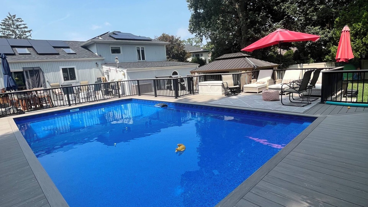 Seaford House | Welcoming 3-bdrm house with AC, heated pool with outdoor entertainment space