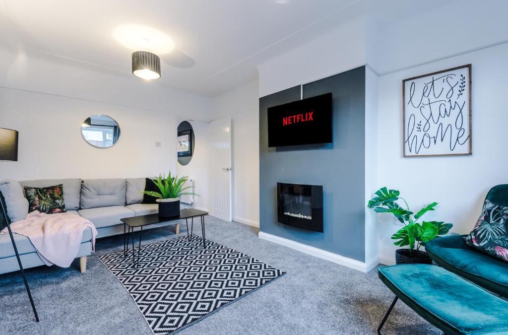 Blacon Apartment | Welcoming 3 bed home, 10 mins from Chester races and zoo