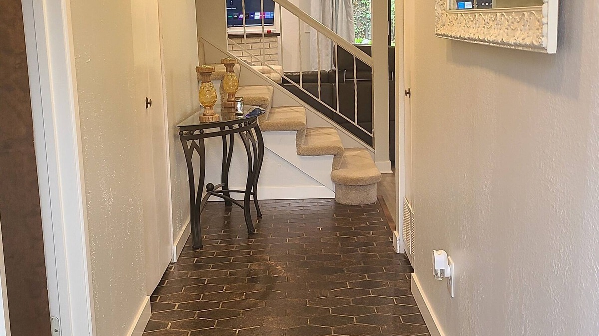 Edmonds House | Welcoming 3-bedroom townhome with WiFi in Edmonds