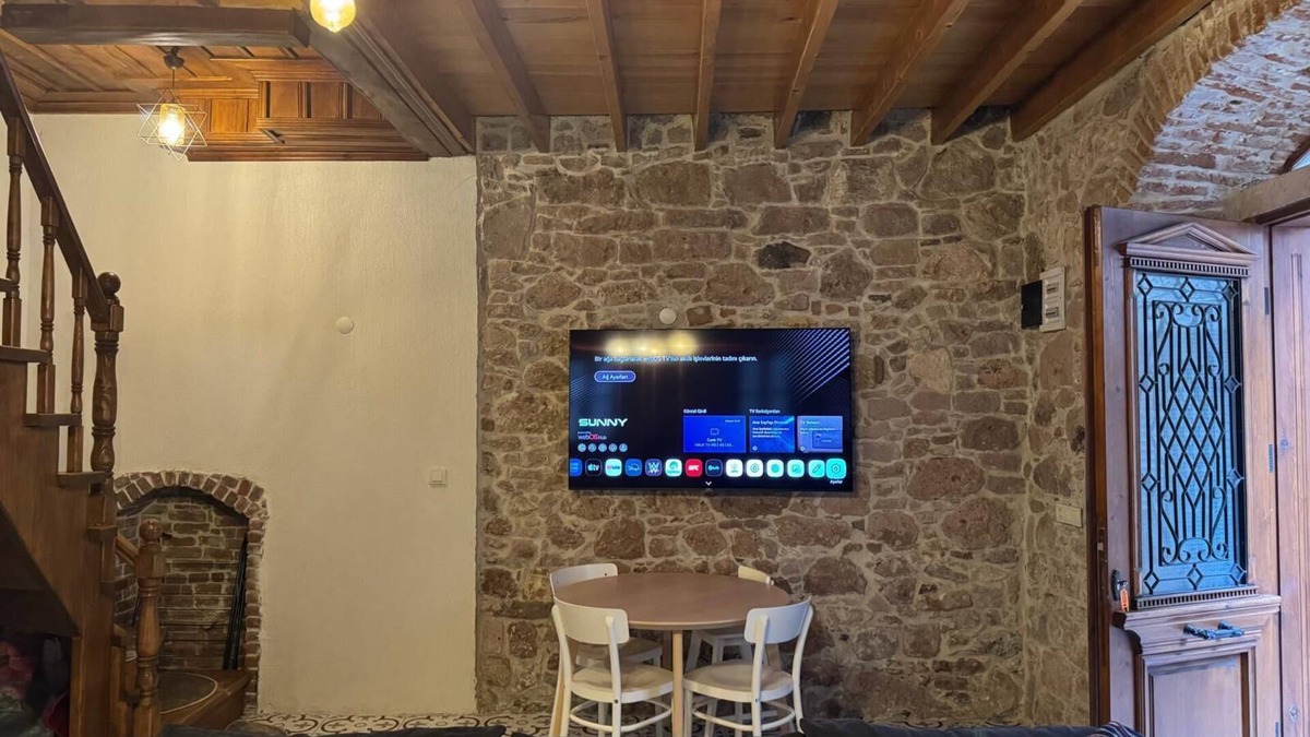 Ayvalik City Center House | Welcoming 4-bedroom house with AC in charming Ayvalık