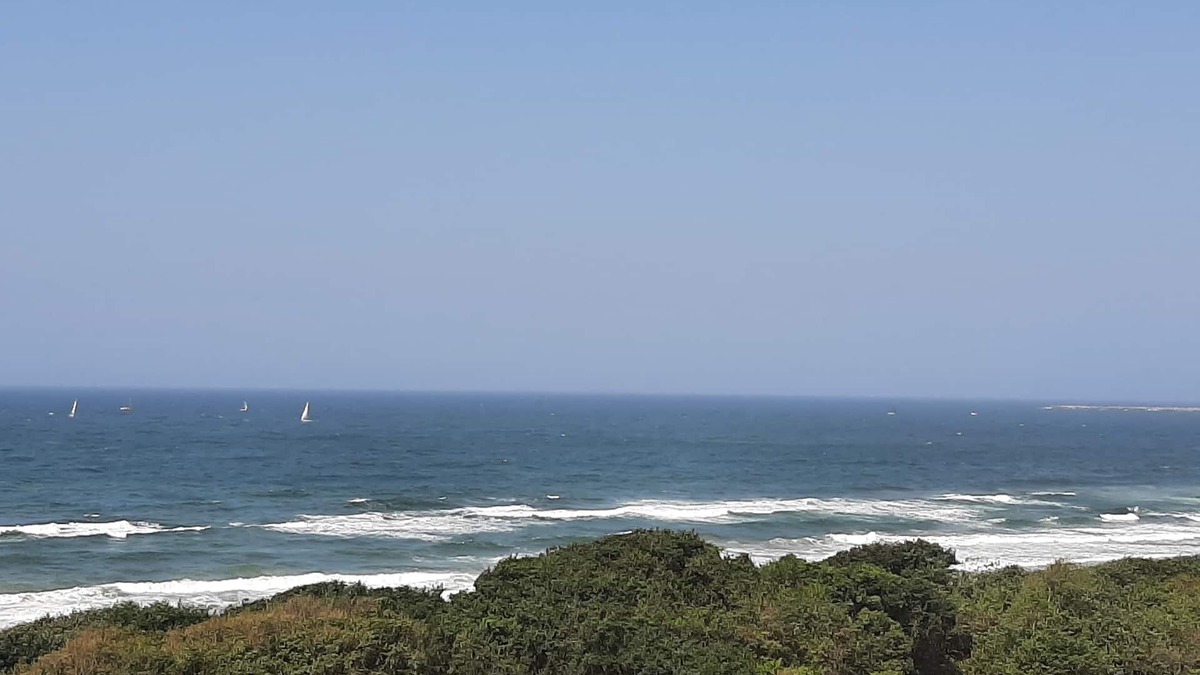 North Beach Apartment | Welcoming apartment in Durban with stunning ocean views