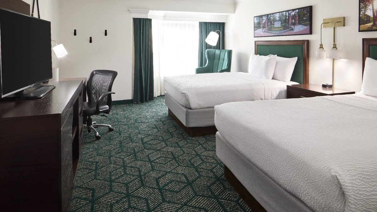 Athens Hotel | Welcoming Athenian Charm with Three Family-Ready Spacious Rooms