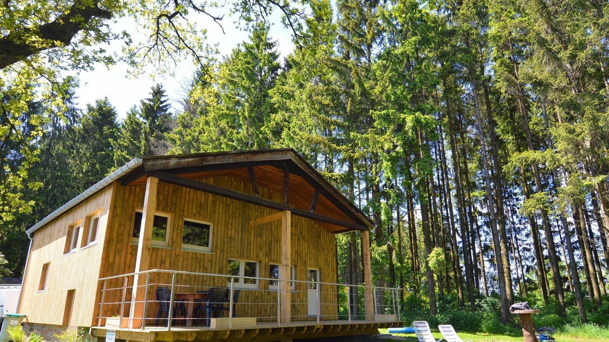 Hatrival Cottage | Welcoming Cottage in Hatrival with Terrace, Garden and BBQ