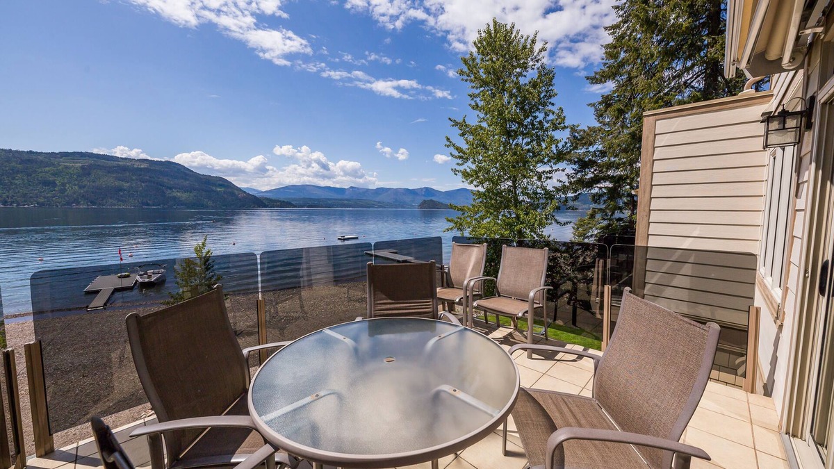 Celista Condo | Welcoming family-friendly lake front condo on the beautiful, sunny Shuswap Lake!