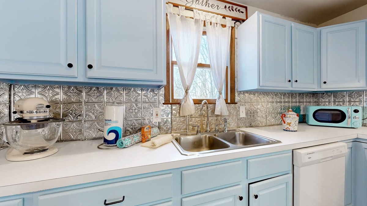 Jim Thorpe House | Welcoming home near the lake with pool, firepit, ice cream maker, toys, & W/D