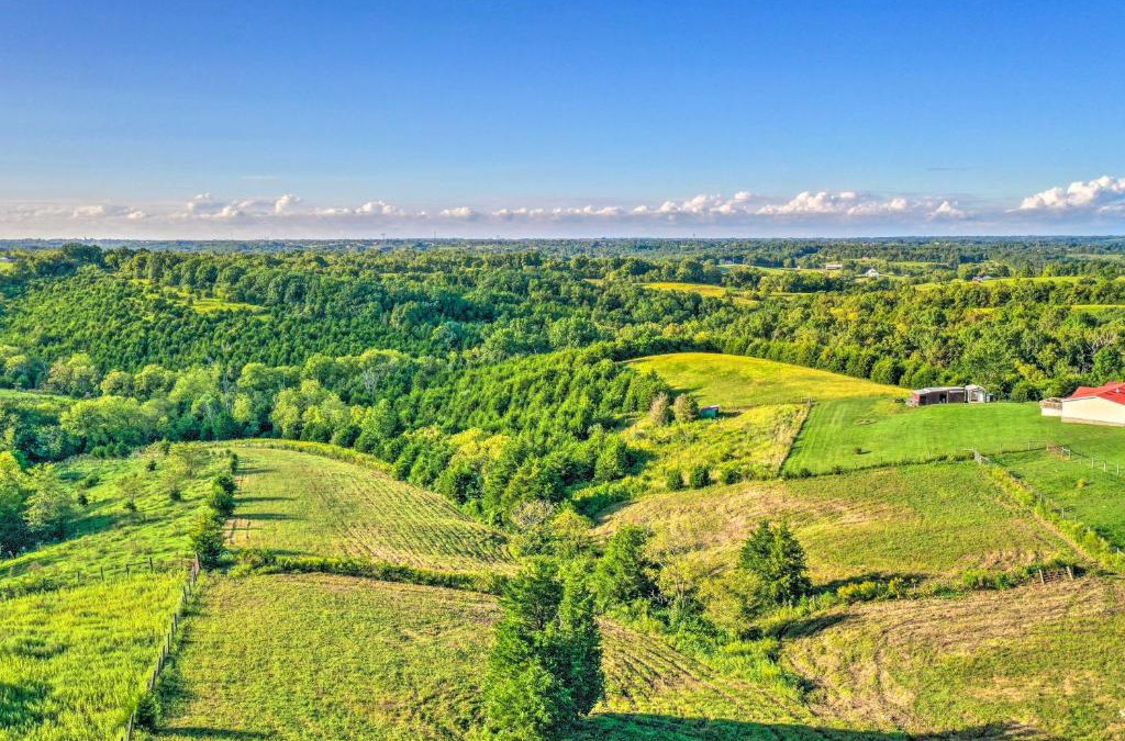 Rutland House | Welcoming Kentucky Home with Sprawling Views!