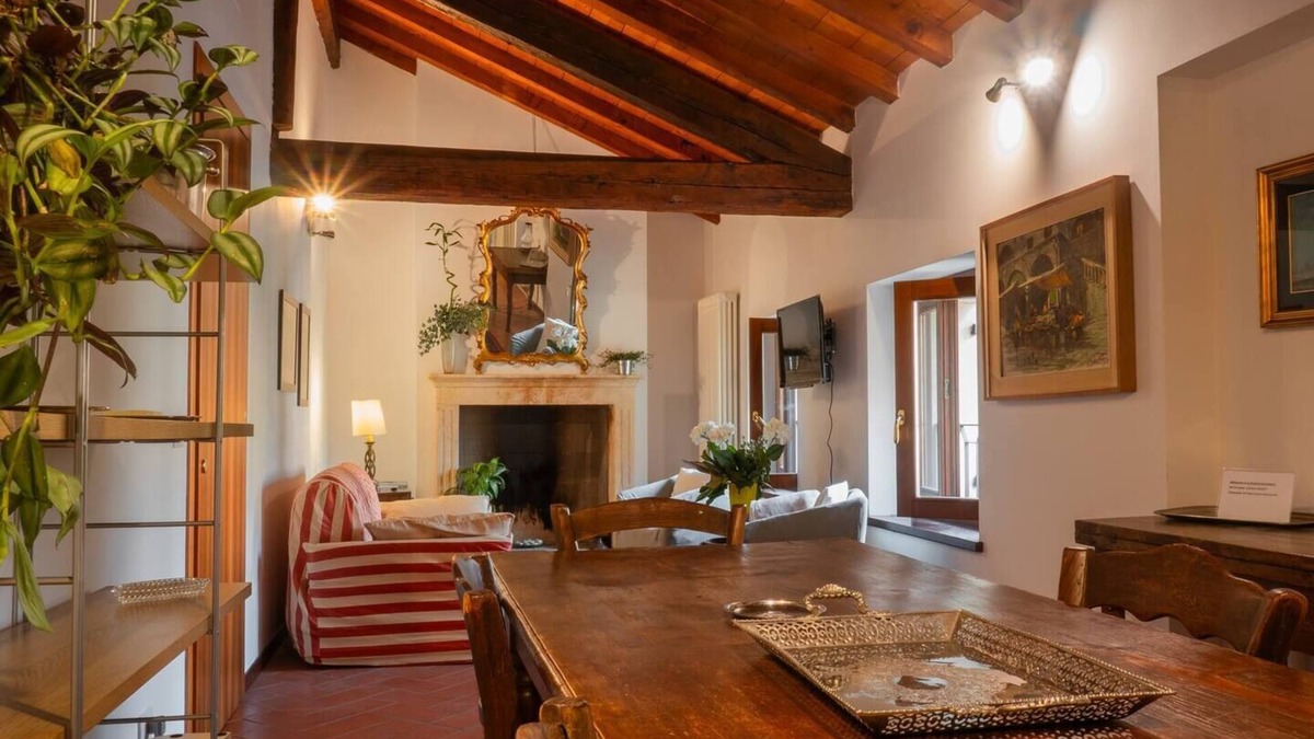 Citta Antica Apartment | welcoming large, private apartment, sleeps 6 in the center of Verona
