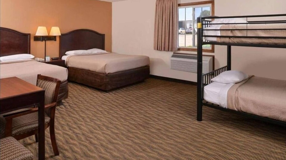 Atlantic Hotel | Welcoming Room w/Kitchenette and BBQ Grill Near Downtown – Ideal for Business