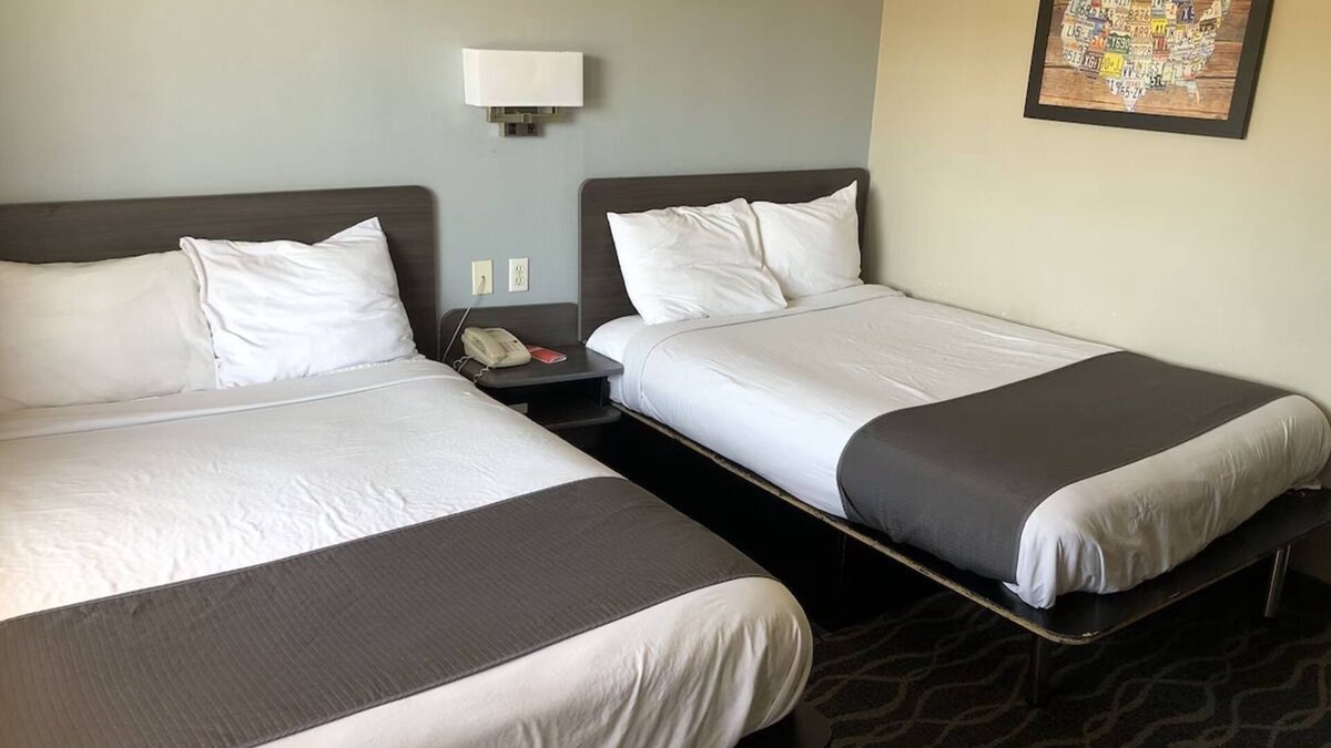 West Memphis Hotel | Welcoming Stay for Budget Travelers | Right off Interstate-40, Free Parking