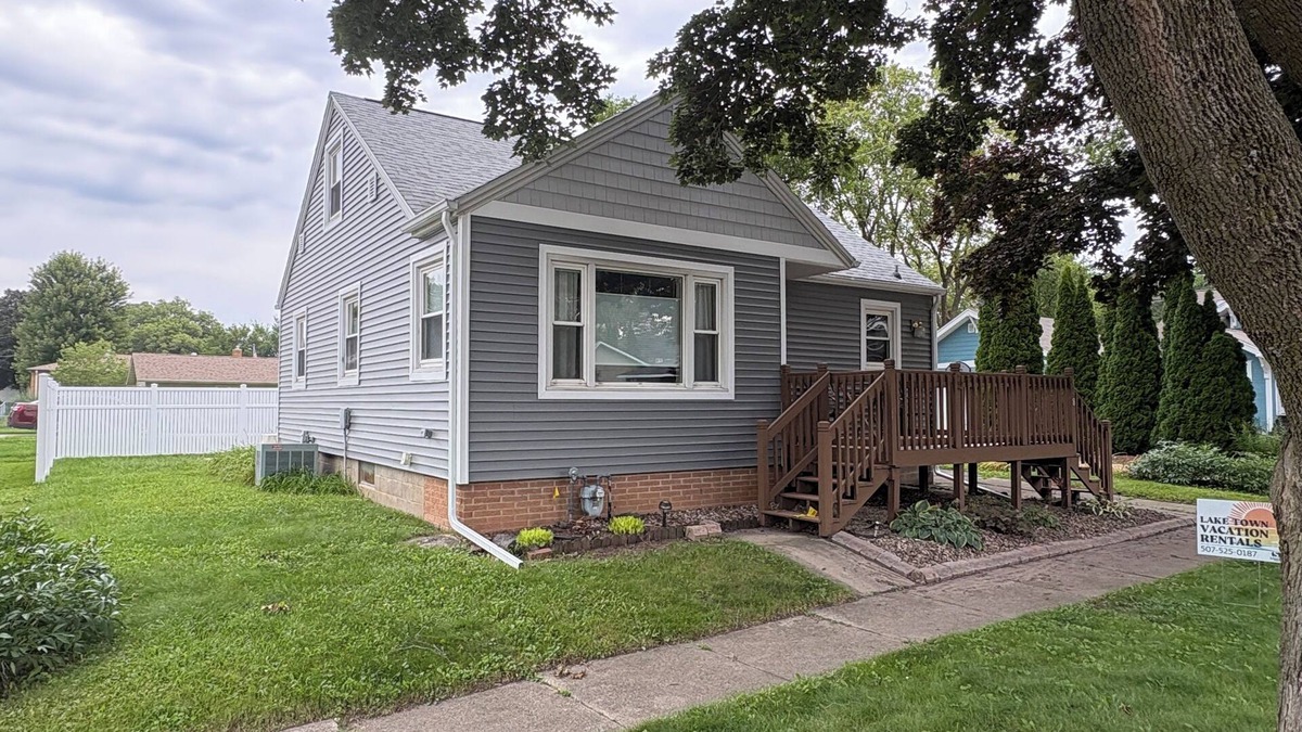 Clear Lake House | Welcoming Updated 2-bedroom House close to downtown Clear Lake and City beach!