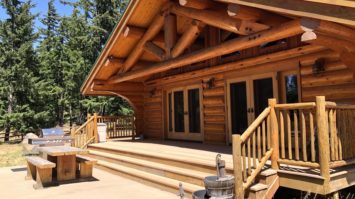 Cle Elum House | Well appointed cabin with views on 20 acres, minutes from Cle Elum & Roslyn