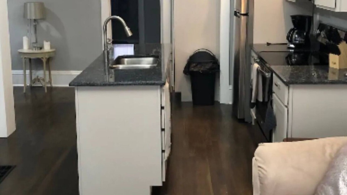 Charleston Apartment | Well appointed East End 1st floor apt w off-street parking, WD, WiFi, pets ok