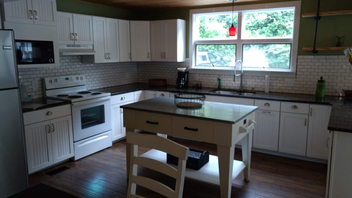 Lynch House | Well-Appointed, Mountain Retreat in Historic City.