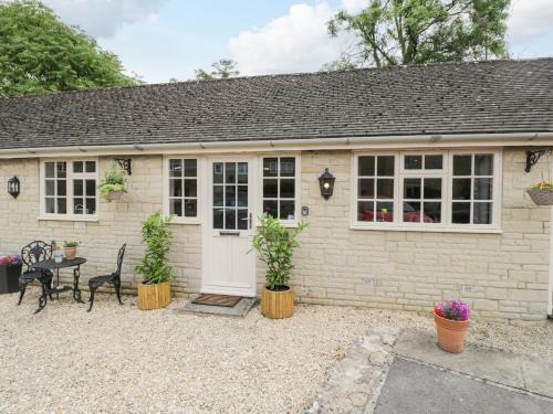 Crudwell House | Well Cottage