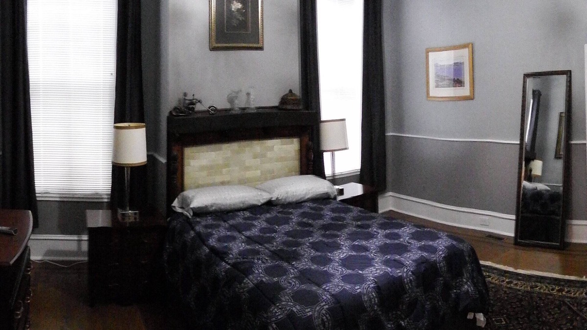 Macon Apartment | Well Equipped Clean Comfy Downtown APT with Parking