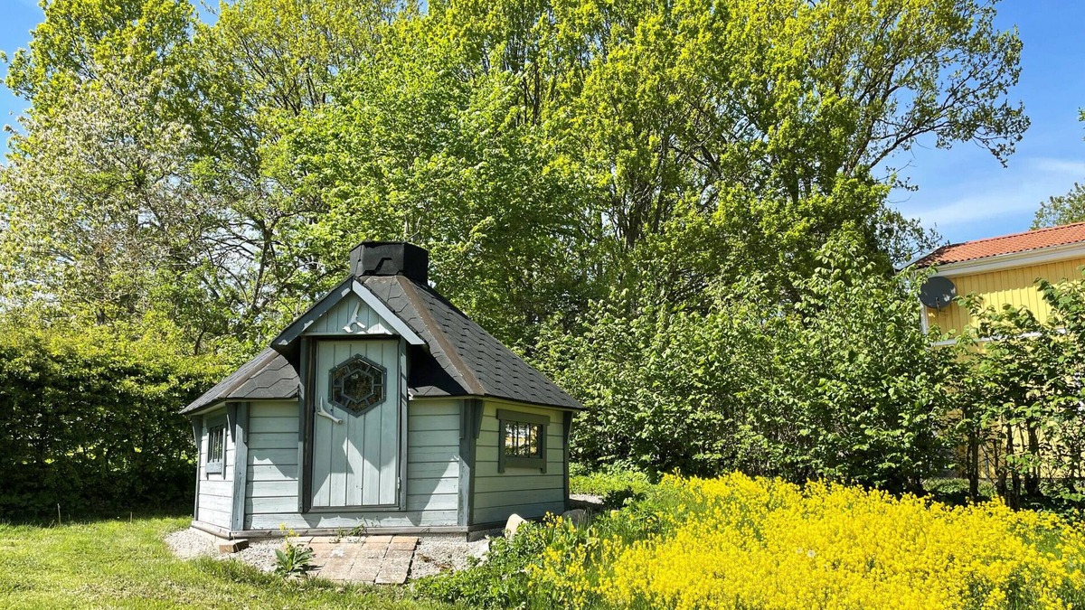 Lonashult House | Well-equipped holiday home with a view of Lake Åsnen in Hulevik, Lönashult | SE06057