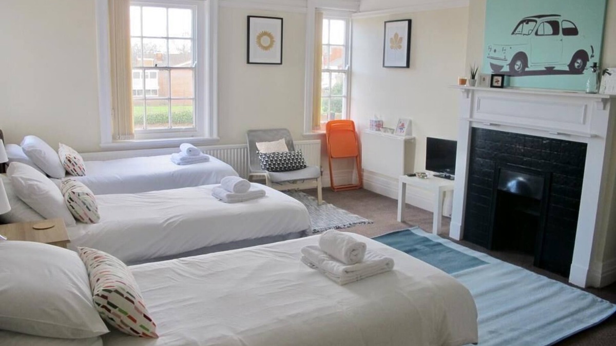 Bootle House | Well equipped large triple/family room 6@The Jolly