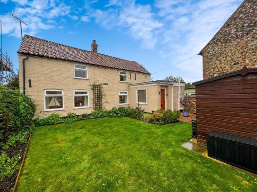 Ringstead House | Well Furnished Holiday Cottage In The Heart Of Docking, Norfolk Ref 99009Ht