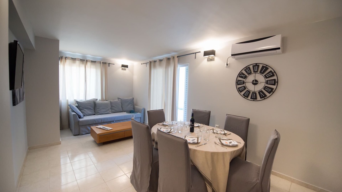 Kariotai Apartment | Well located 2BR apartment in Lefkada