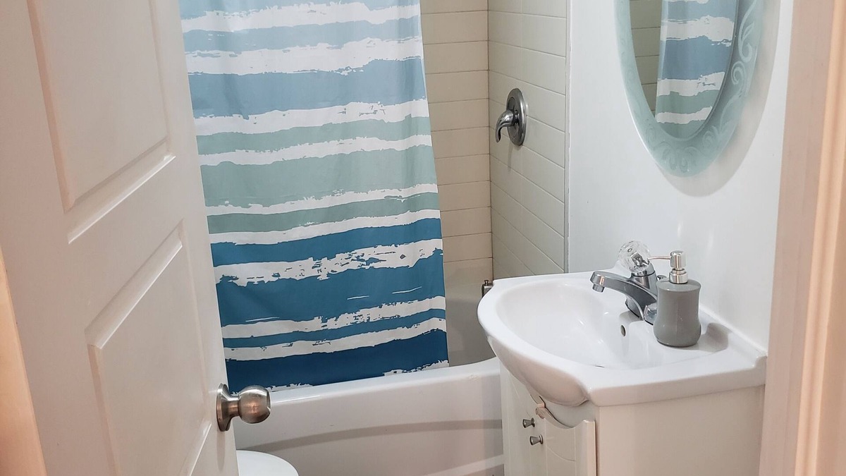 Fabreville Apartment | Well-located, fully-equipped apartment Arthur sauve