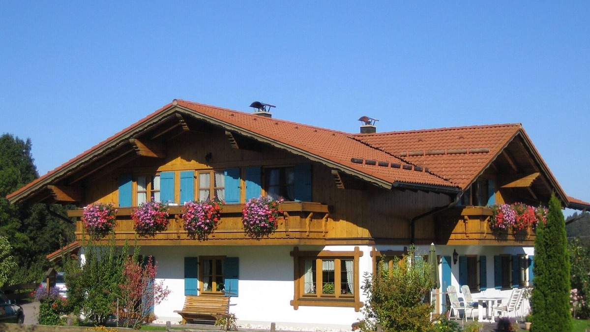 Kappel Apartment | Well maintained home in a quiet, sunny area with mountain views - 3 Stars DTV