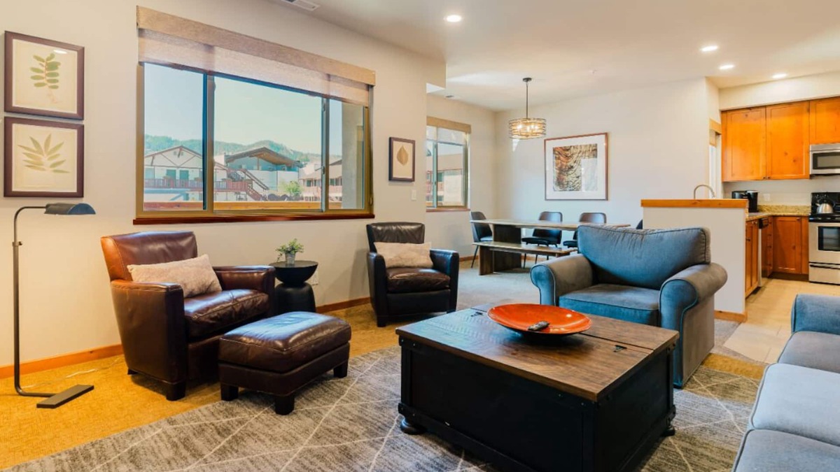 Leavenworth House | Well-maintained luxury townhouse in Downtown Leavenworth