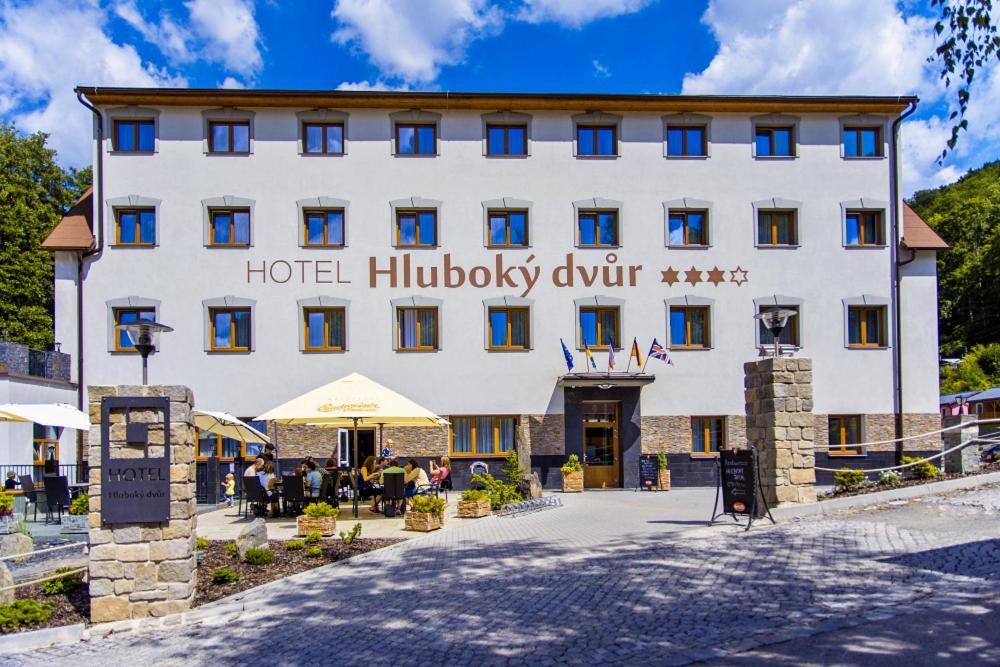 Hruba Voda Hotel | Wellness Hotel Hluboký Dvůr