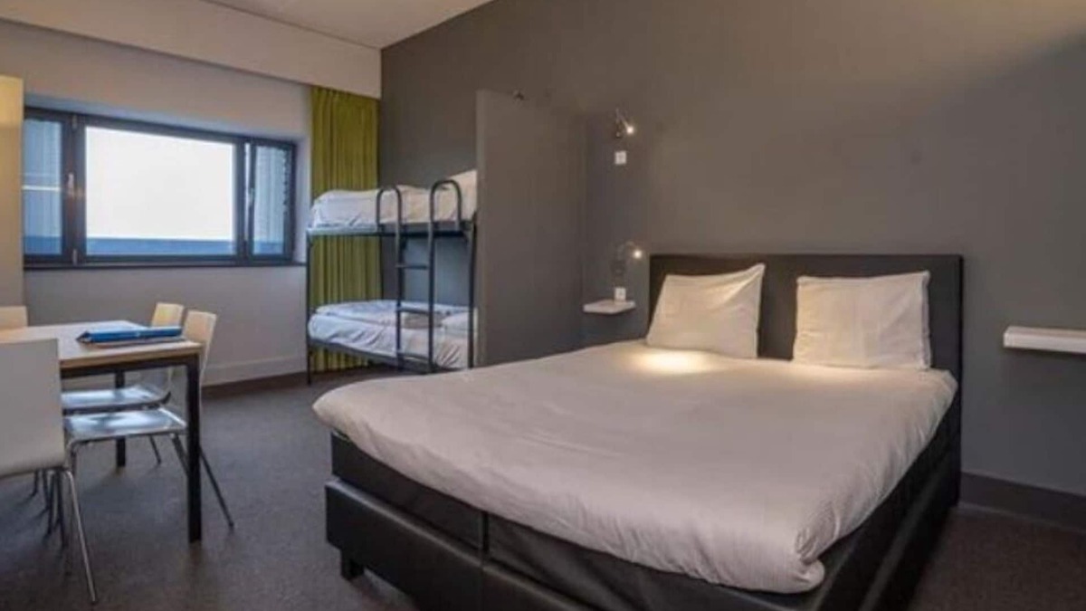 Municipality of Sittard-Geleen Hotel | Wellness Retreat in Sittard – Fletcher Hotel Room with Spa and Fitness