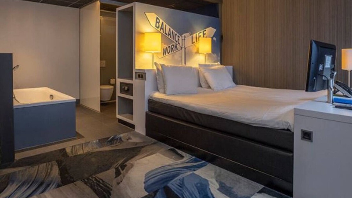 Municipality of Sittard-Geleen Hotel | Wellness Retreat & Nearby Hiking Trails in Sittard Easy Access to Park