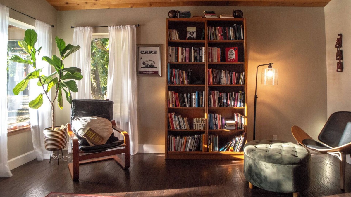 Eugene House | Wellness Sanctuary in Eugene with 5 acres of land and spacious Living Spaces.