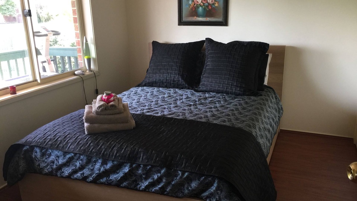 Kanahooka House | Wellness Stay, Homestay near beaches, rainforest and So. Coast, 2 rms available