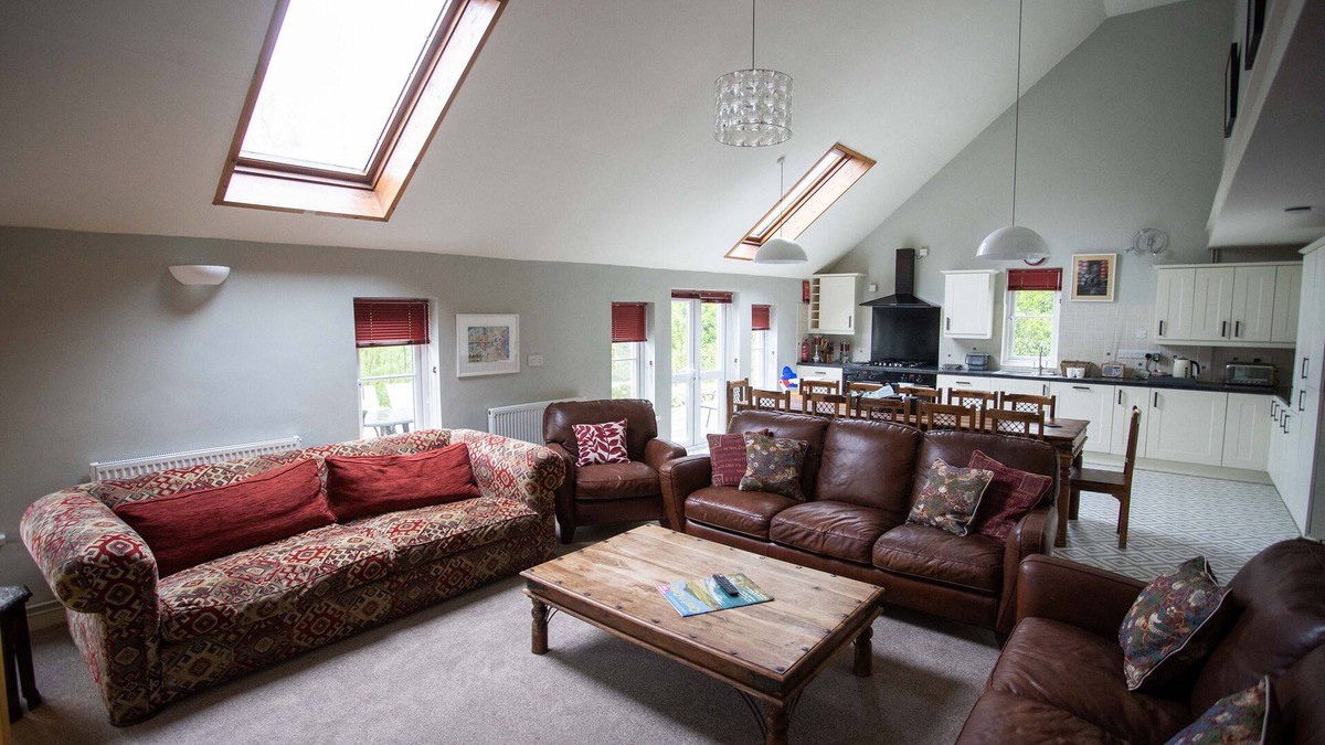 Llanfyrnach House | Wellstone Cottages - Honey Coach House