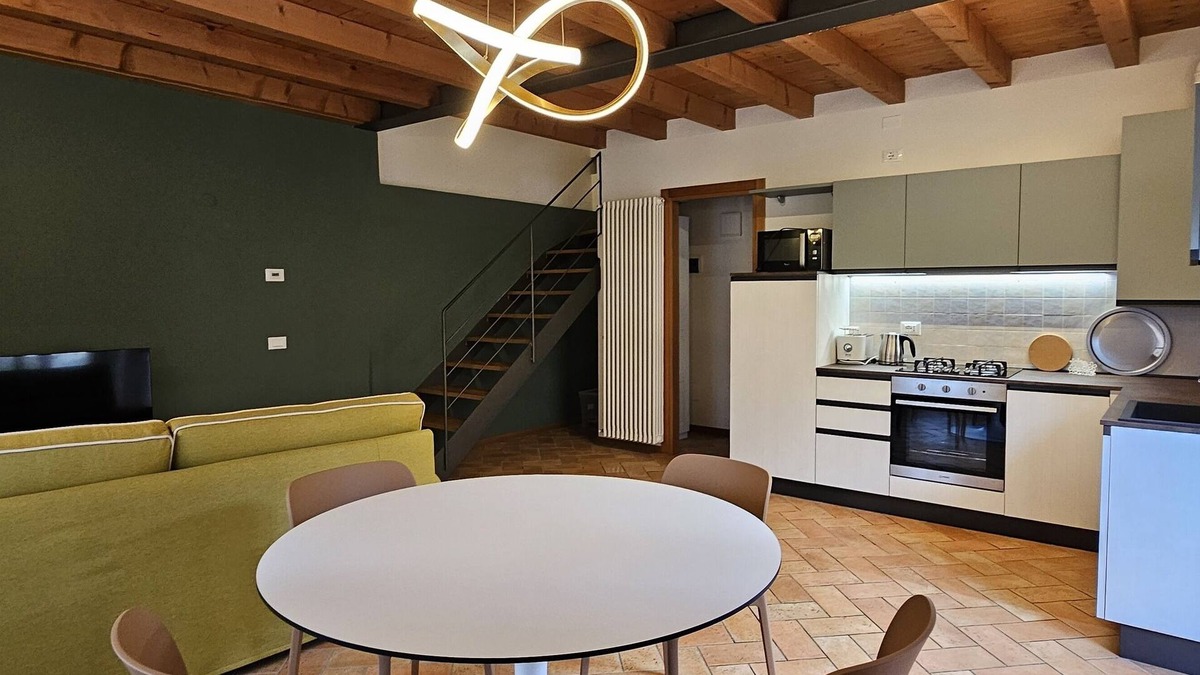 Caprino Veronese Apartment | Weloming refuge welcoming refuge a few km from Lake Garda