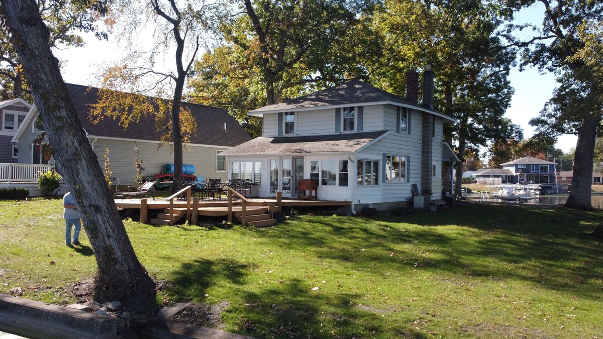 Rochester House | Wenopa - Charming 3-bedroom home on a Lake Manitou peninsula in Rochester
