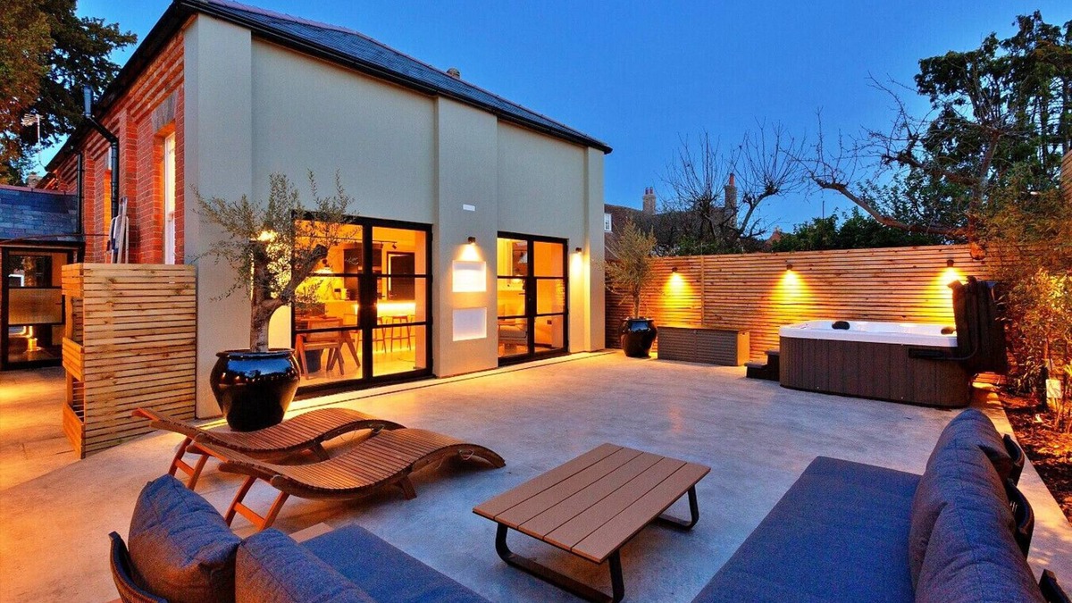 Appledore House | Wesleyan House