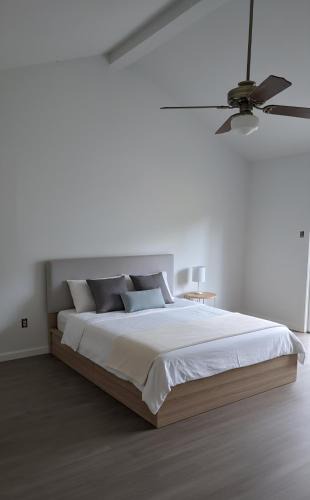 Kingwood House | Weslynn's Minimalistic Stay