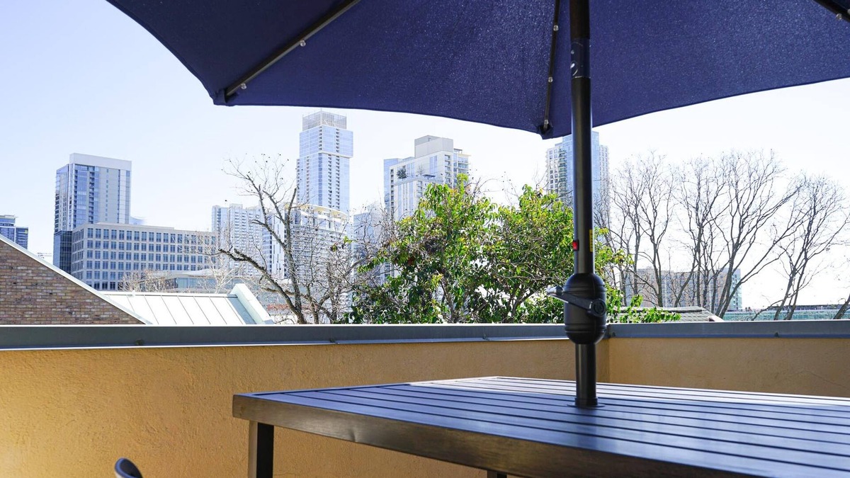 Clarksville Condo | West 6th Condo + Walk to DT - Pecan Pad!