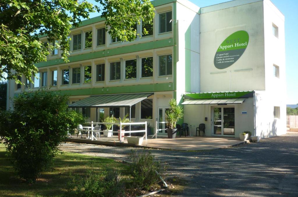 Bessines Apartment | West Appart' Hôtel
