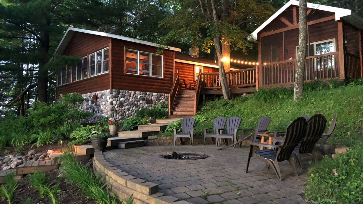 Weyerhaeuser Cabin | West Bay - A classic cabin experience on Island Lake