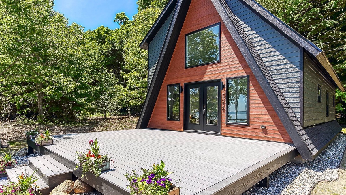 Traverse City Cabin | West Bay Modern Cabin