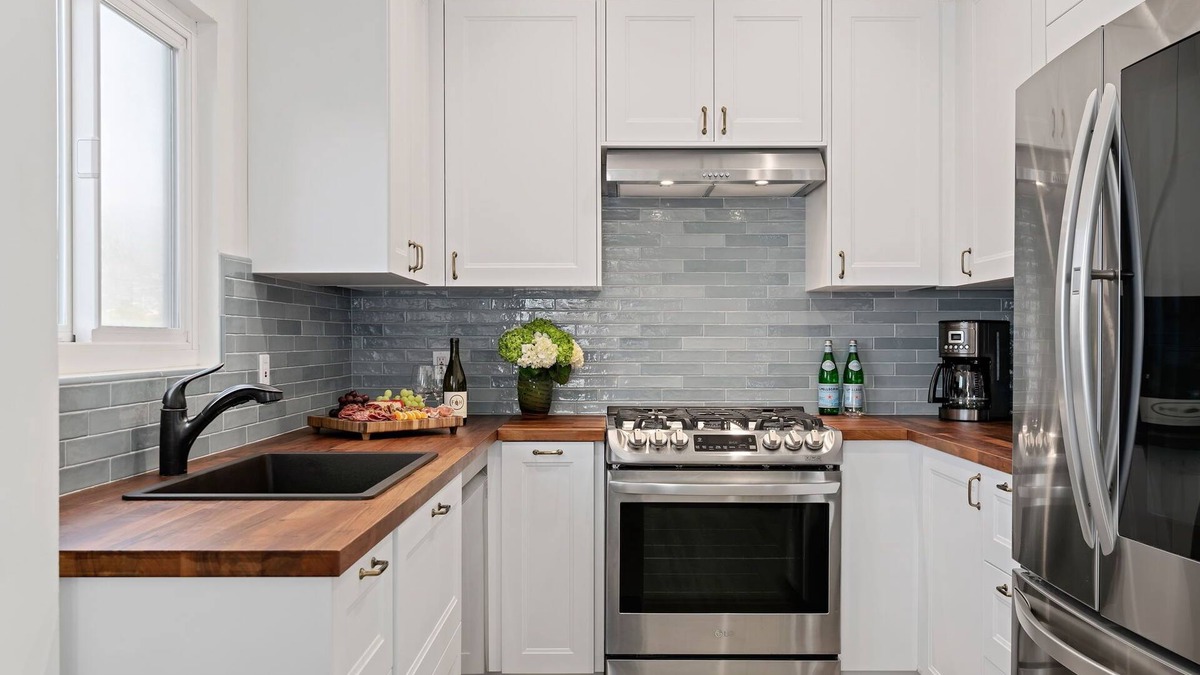 West Beach House | West Beach Hideaway - Renovated Townhome