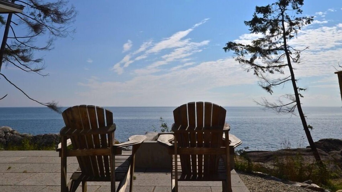 Wilson Creek House | West Coast Comtemporay, low bank ocean front, south facing, built in 2013