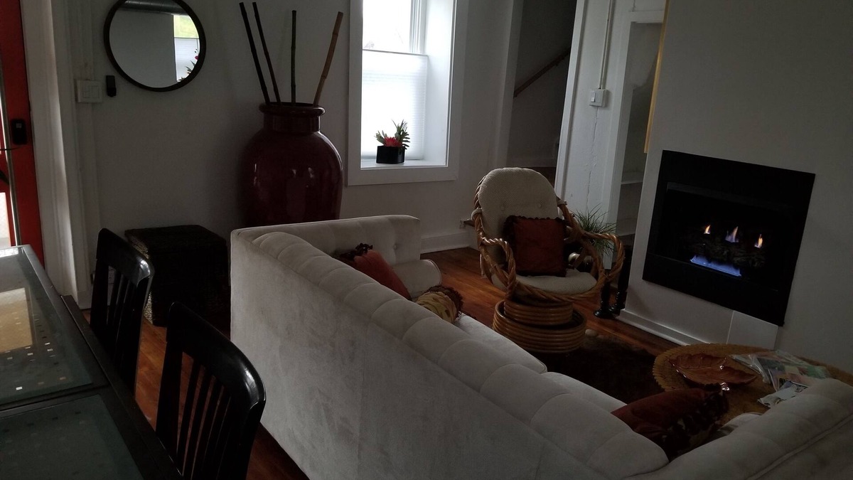 Conshohocken House | West Conshohocken Getaway