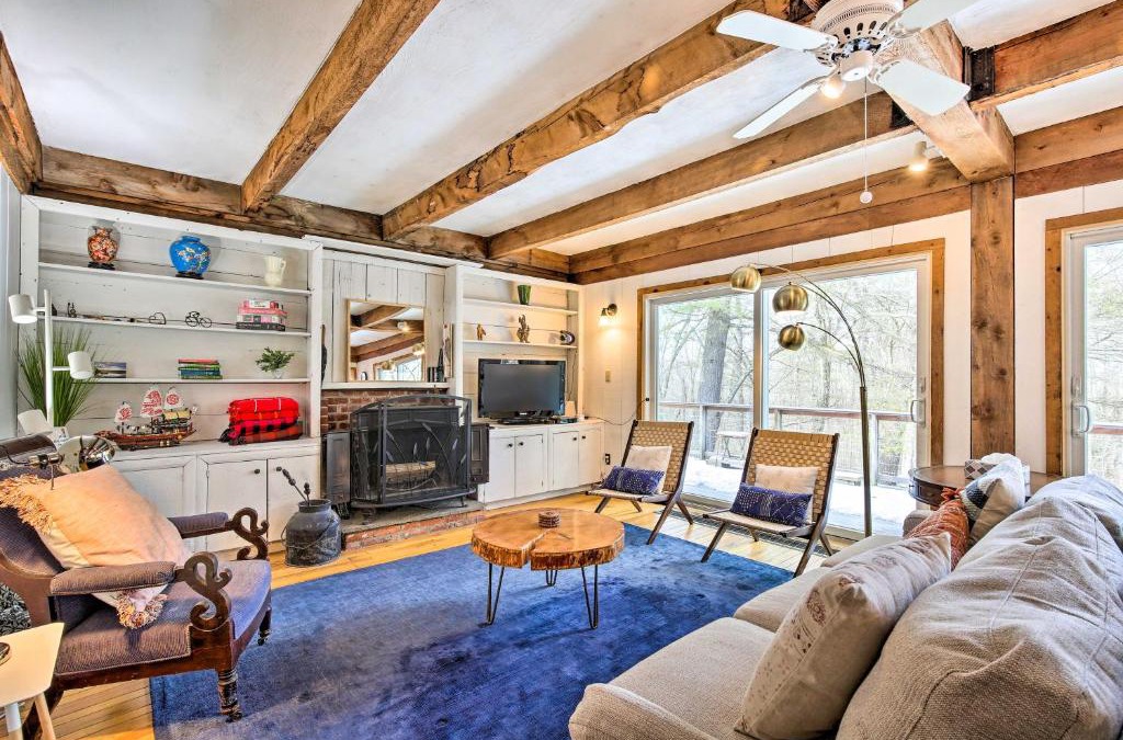 West Cornwall House | West Cornwall Cabin about 4 Mi to Covered Bridge!