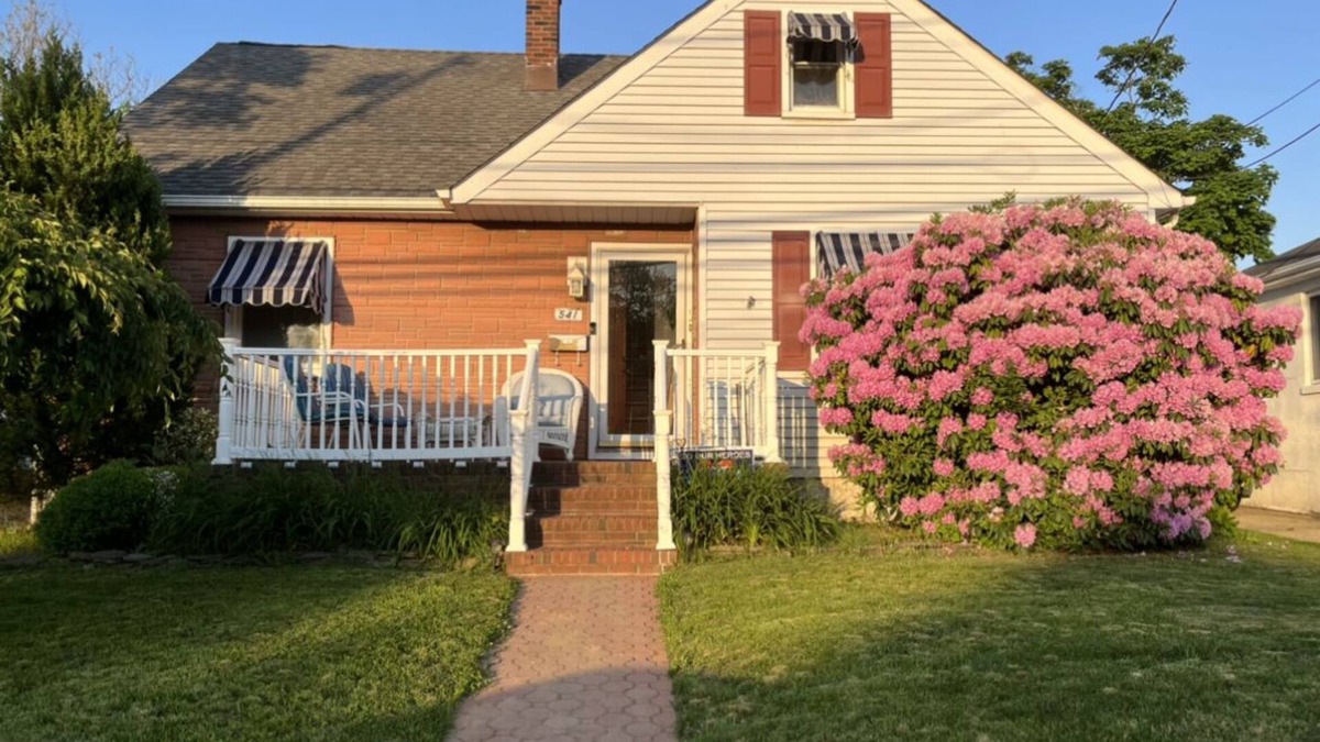 Long Branch Apartment | West End Beach House - 5 Minute Walk To The Beach