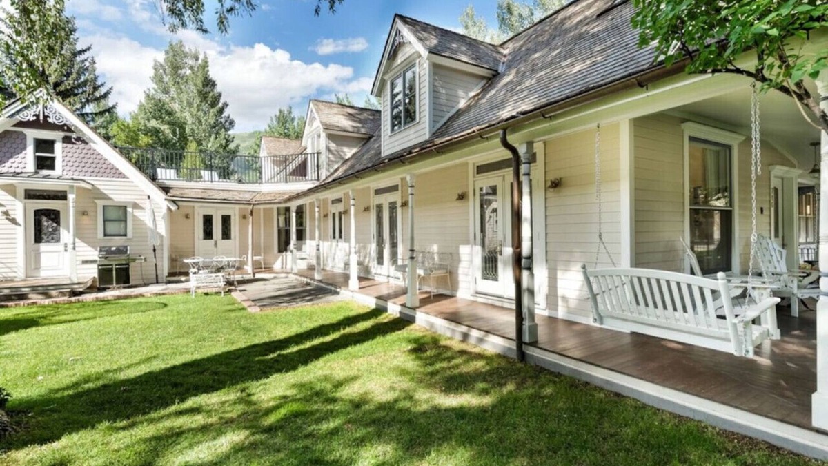 West End House | West End Family Home