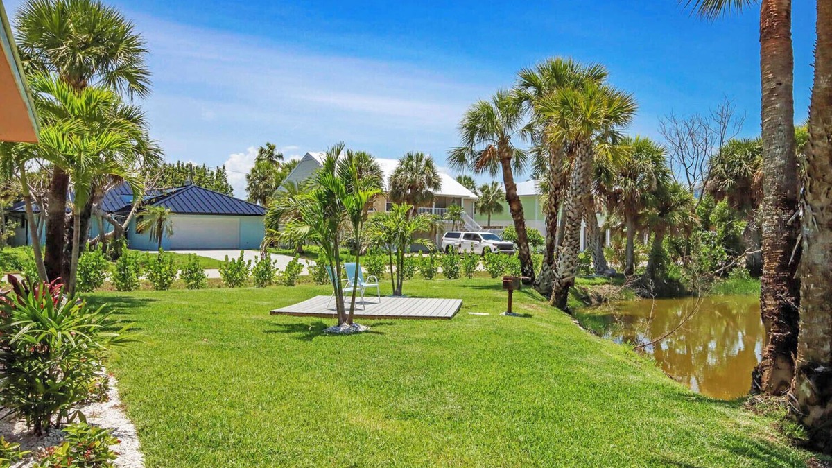 Tradewinds Cottage | West End Paradise Unit 3 Fish 6 - One bedroom suite w/water views