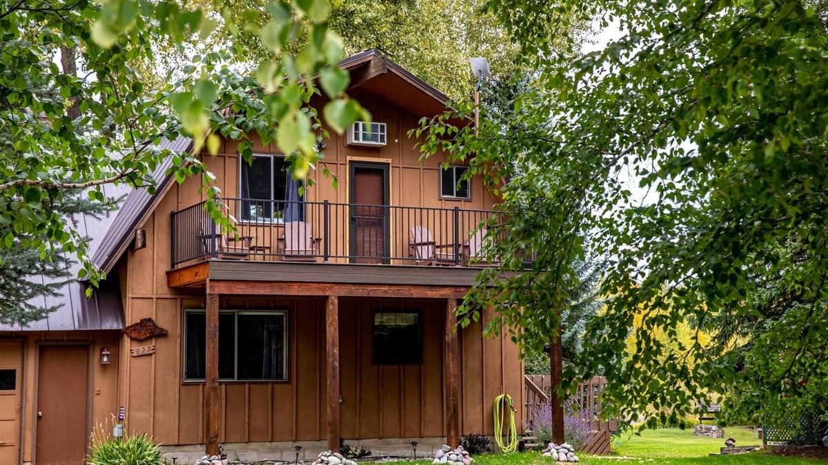 West Glacier House | West Glacier Heart Rock River Retreat