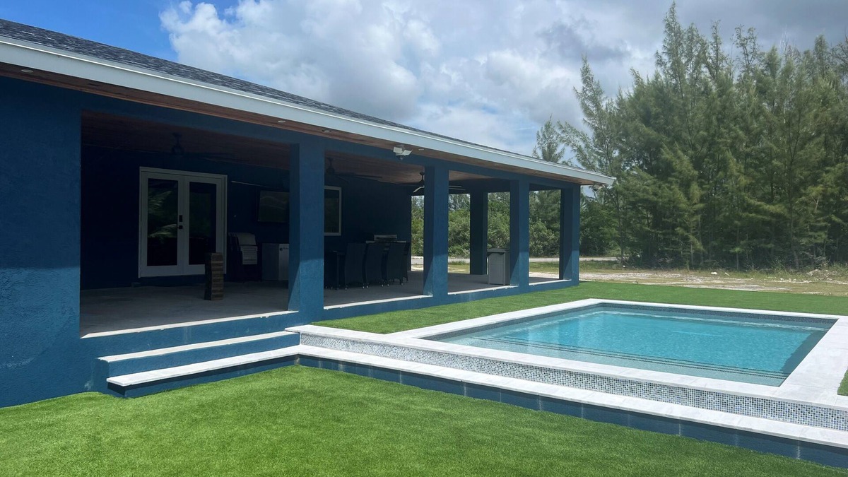 West End House | West Grand Bahama beautiful 4-bedroom house with boat dock and pool
