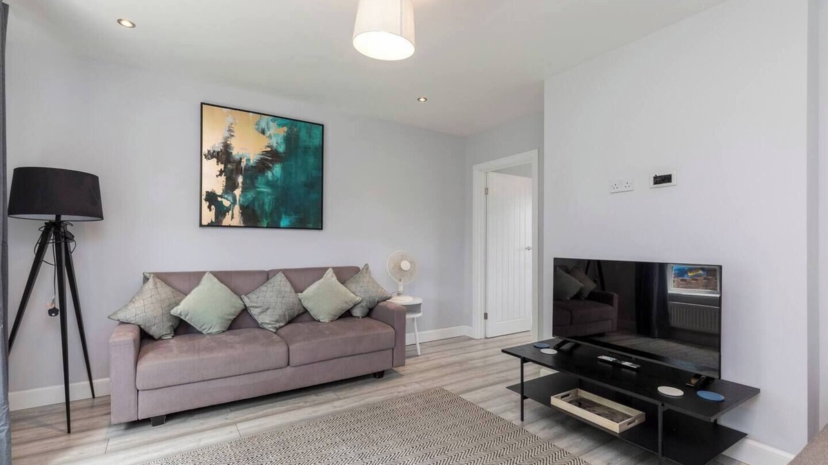 Crawley House | West Green House, Crawley